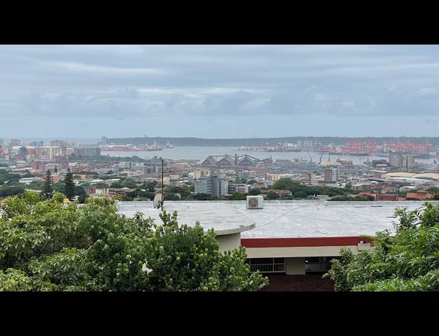 2.5 BEDROOM APARTMENT TO LET IN GLENWOOD